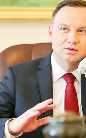 Prezydenci Polski i Francji rozmawiali o sytuacji związanej z reformą sądownictwa, modernizacją armii oraz o francuskich ofertach