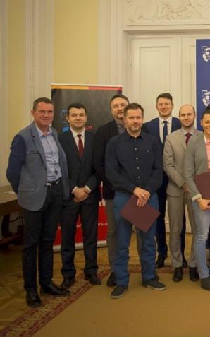 Medaliści i ich trenerzy zostali wyróżnieni