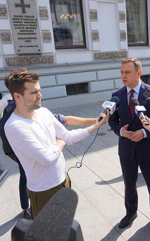 Ślusarz, zegarmistrz, a może dwujęzyczne liceum? Na absolwentów gimnazjów czeka ponad 5,3 tys. miejsc